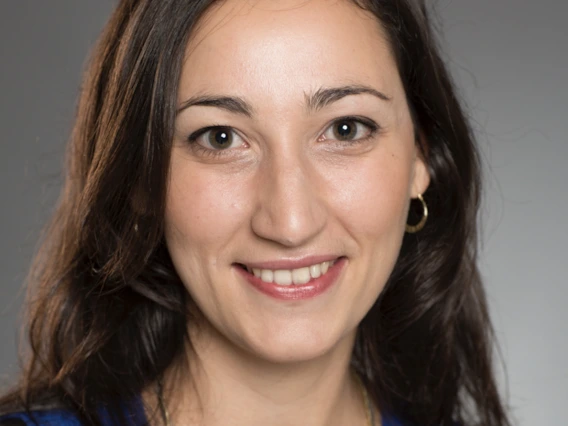 Lea Stern headshot