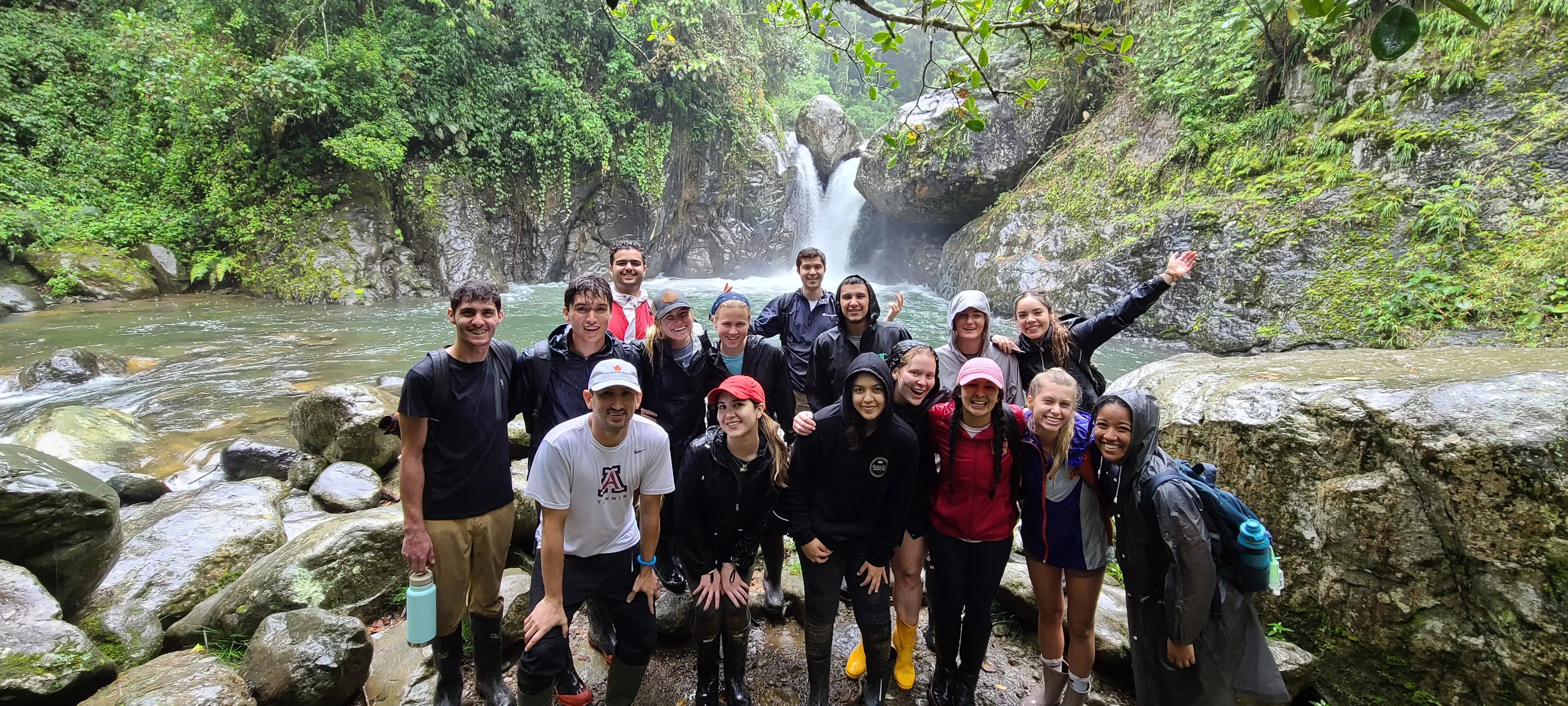 Group of students in Costa Rica