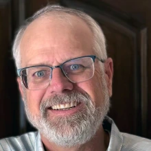 Headshot Tom Zuppan